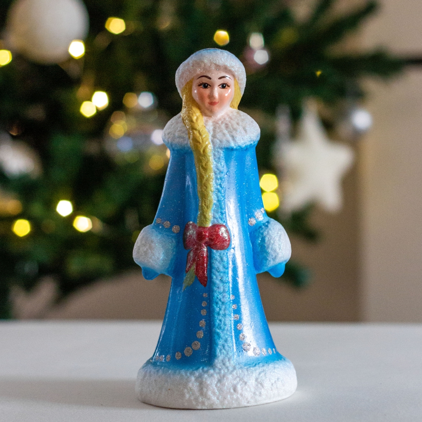 Декоративное изделие из пенопласта СНЕГУРОЧКА малая, 21 см 