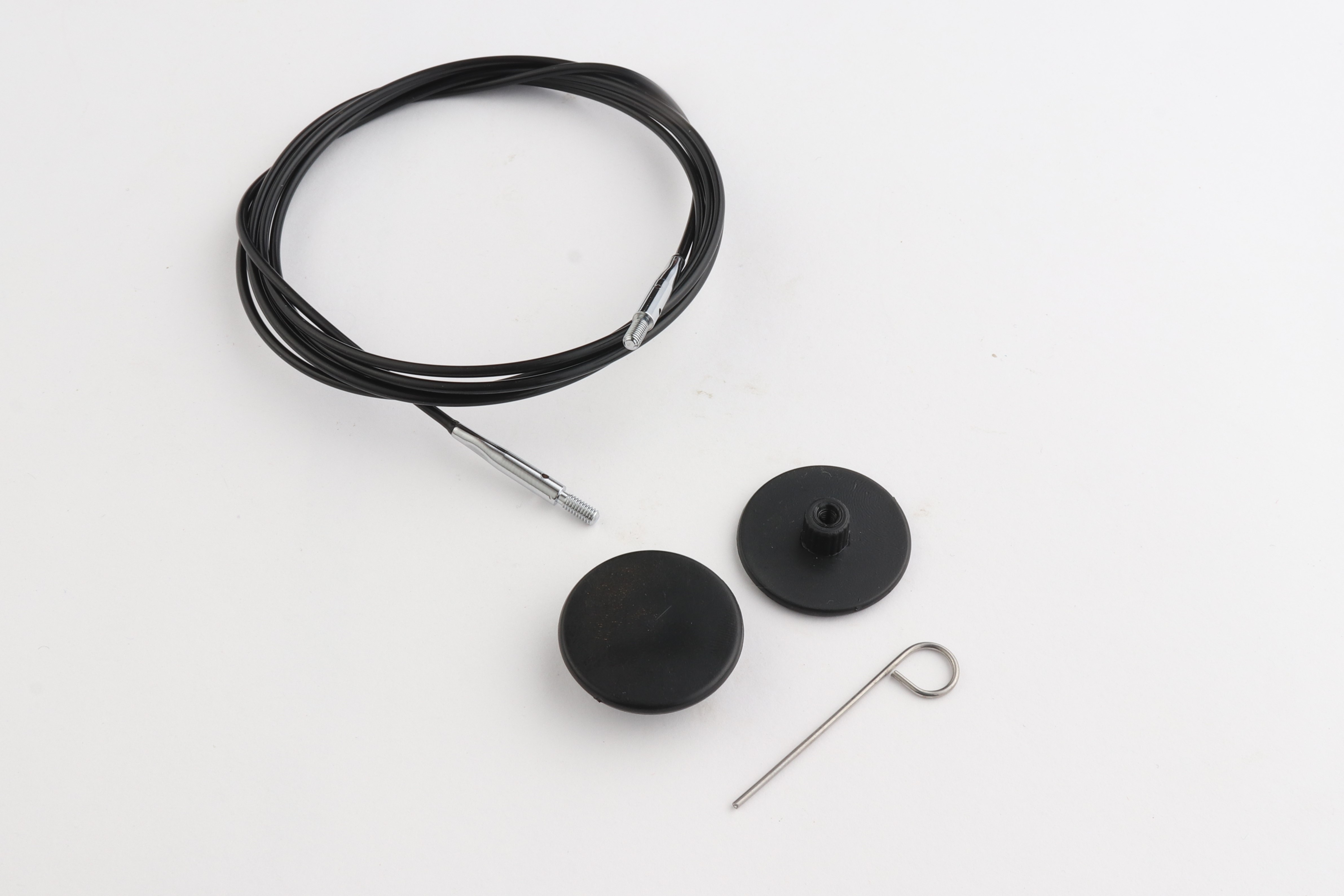 Набор: черный тросик 126 см (150 см) с соед. серебро, 2 заглушки и каб. ключик KnitPro, 10687