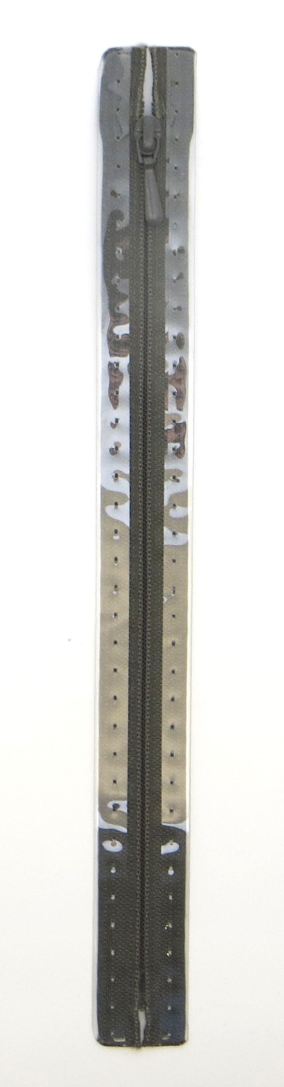 Молнии пластиковые, полупотайные, Цвет: 002 50см Молнии пластиковые, полупотайные, Цвет: 002 50см