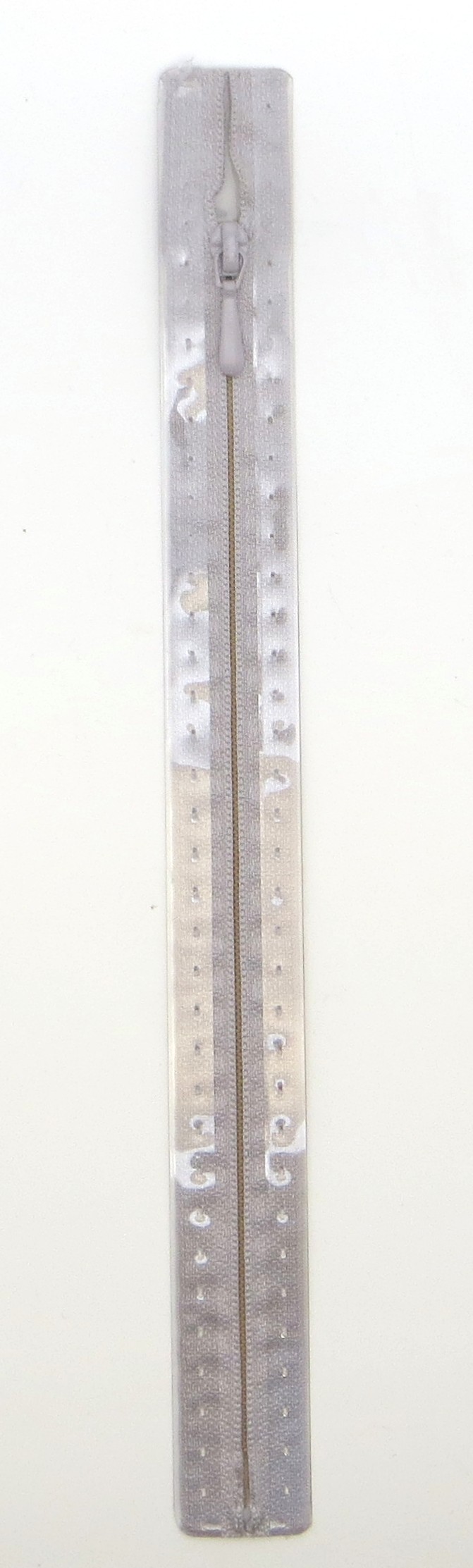 Молнии пластиковые, полупотайные, Цвет: 016 25см Молнии пластиковые, полупотайные, Цвет: 016 25см