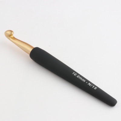 Крючок алюминиевый для вязания с эргономичной черной ручкой, золотистый цвет10,00 мм, KniPro, 30885