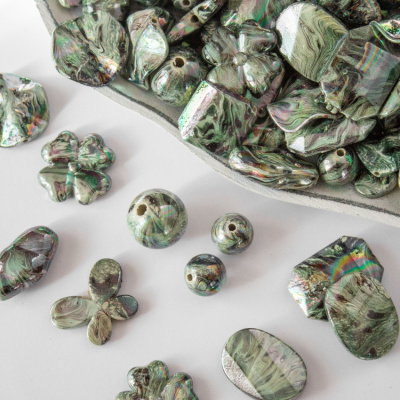 Бусы пластик с голографическим эффектом 250 г/упак ±10%, ассорти 011 (малахит)